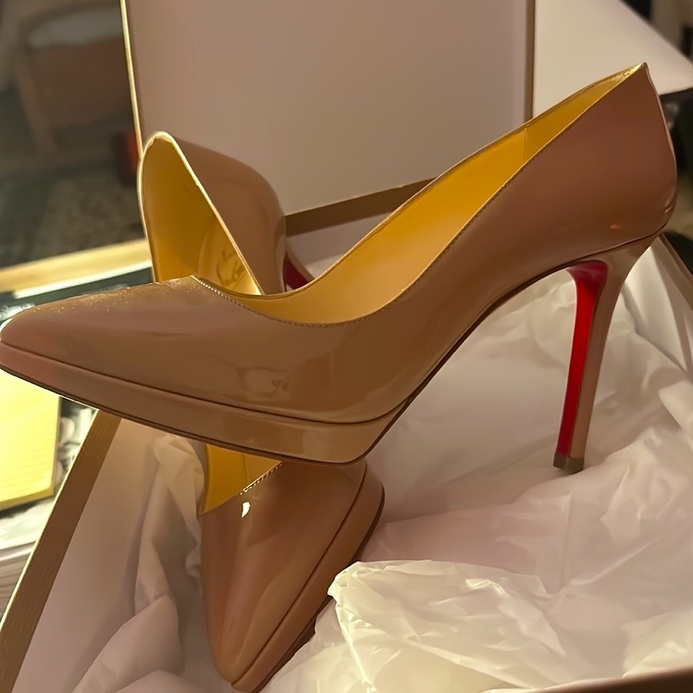 Christian Louboutin Pigalle Plato 100 Patent Nude Heels Size 35.5